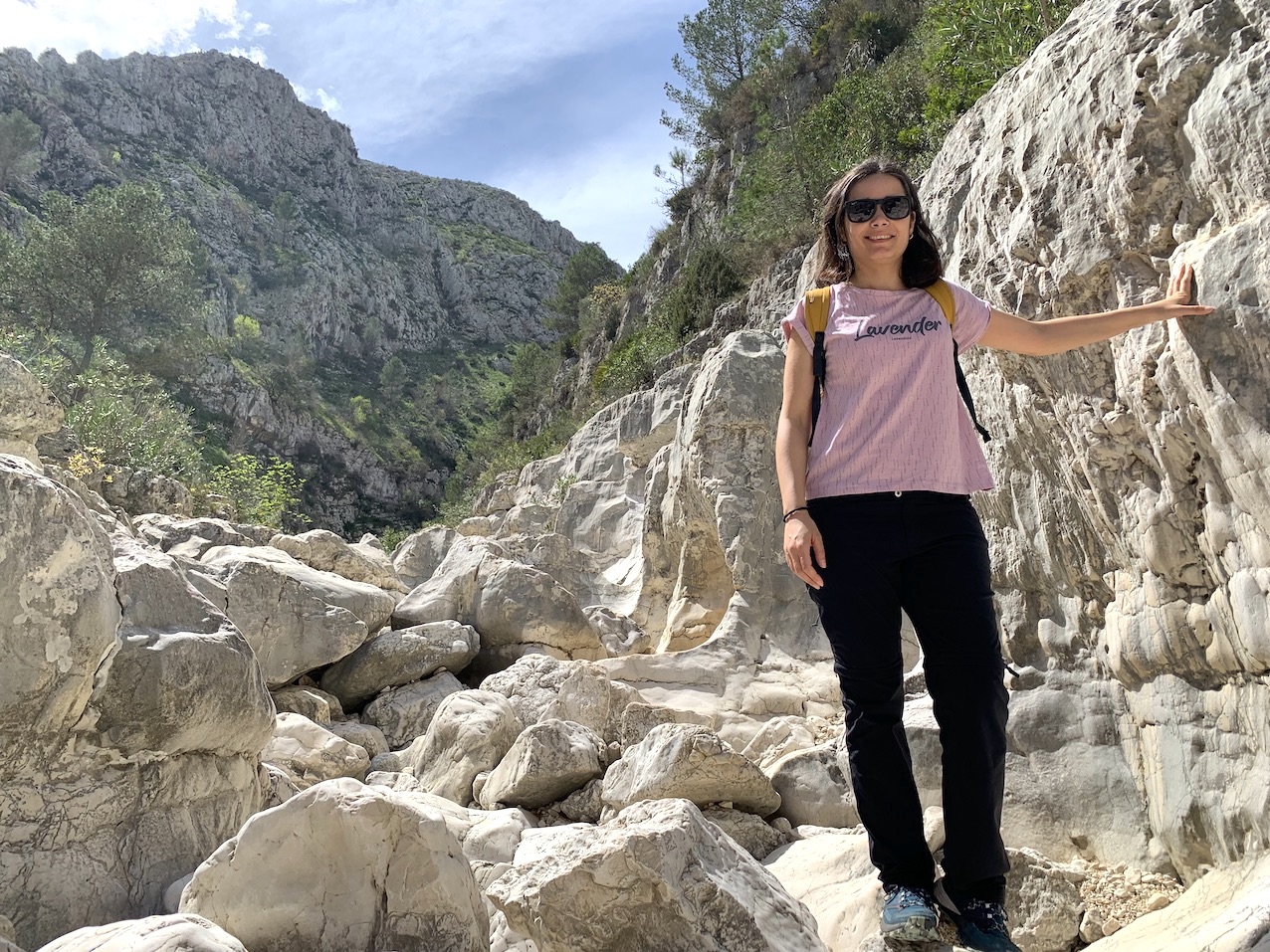 Eli caminando por el Barranc del Infern