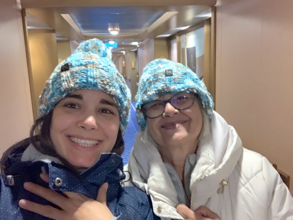 Nos preparamos para ir a cubierta y ver el fiordo Sognefjord