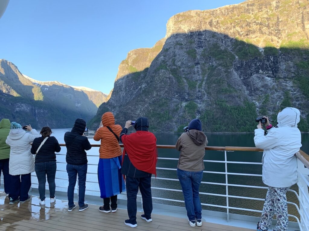 A punto de ver el acceso a Nærøyfjorden desde Sognefjord