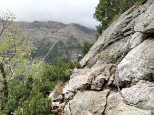 Segundo tramo con cadenas de camino a las Cascadas del Cinca, Huesca