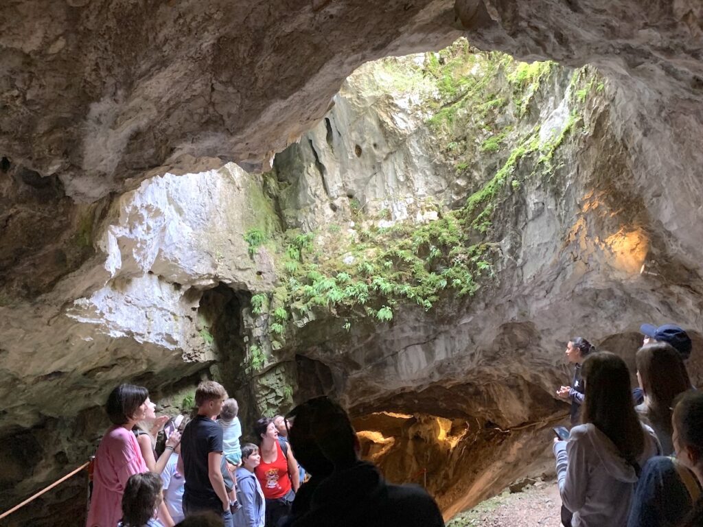 Chimenea en la Cueva de la Güixas, Villanúa, Huesca