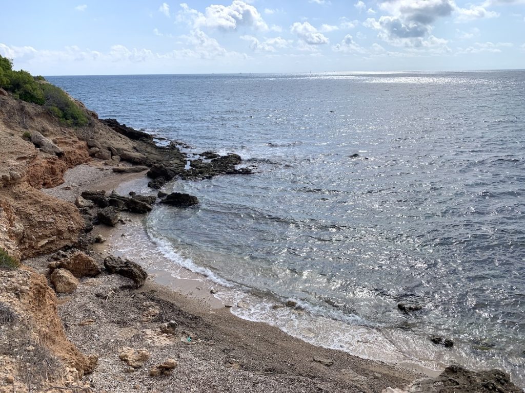 Cala de l'Ambrosia del Camí de Ronda de la Costa Daurada